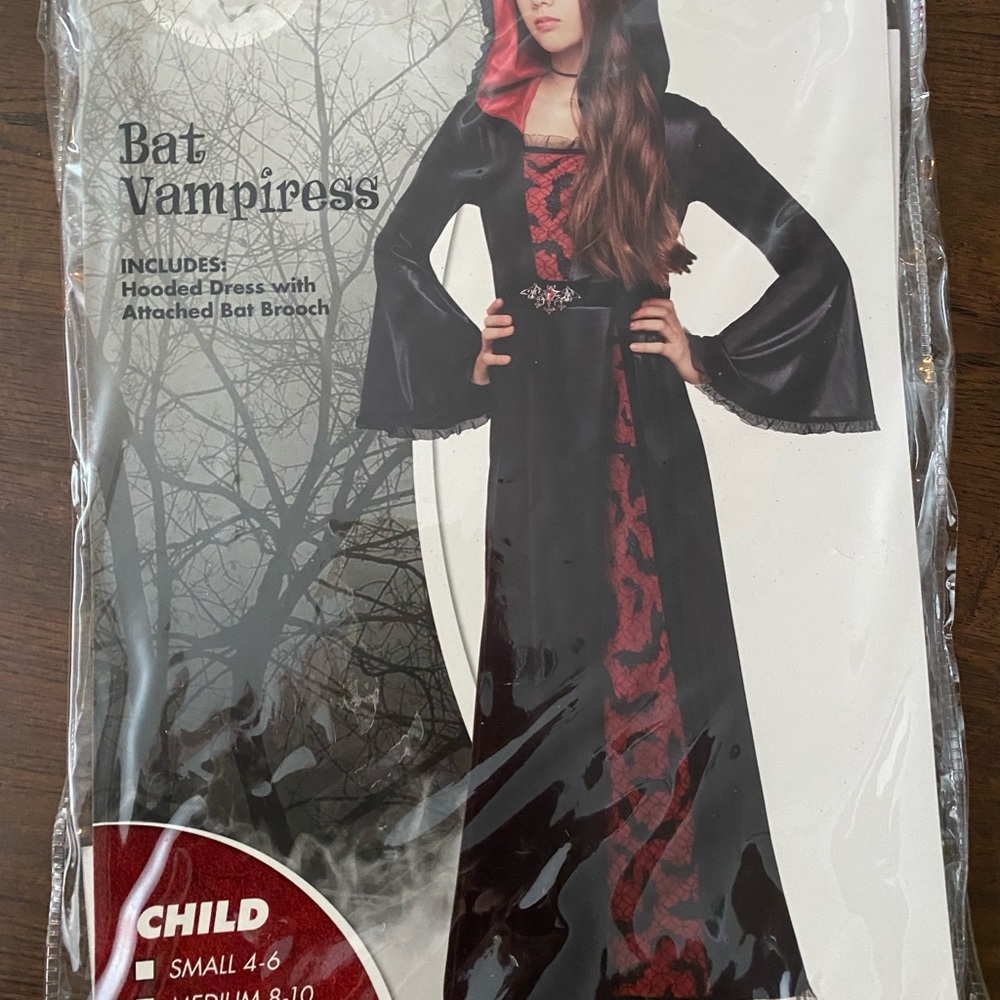Girls Bat 🦇 vampire costume - Picture 3 of 4